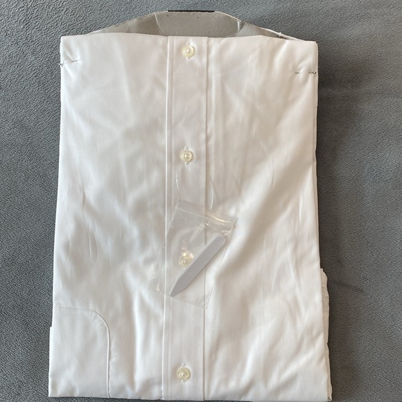 SaleMen’s size 16–32/33, white 100% cotton dress shirt by Nicole Miller New York - Picture 3 of 6